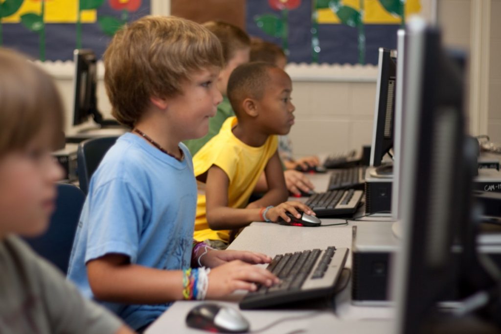 Kids Code Jeunesse launches initiative to educate one million kids ...